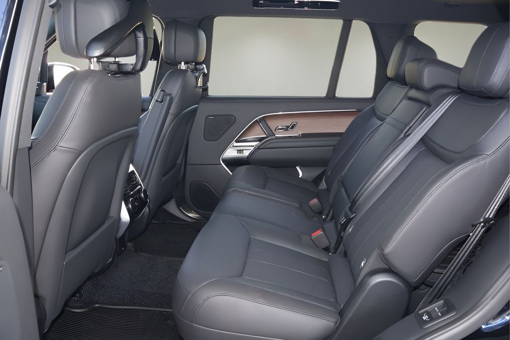 2026 Land Rover Range Rover SE LWB