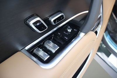 2026 Land Rover Range Rover SE LWB
