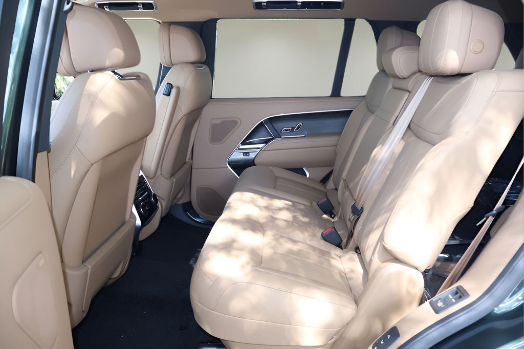 2026 Land Rover Range Rover SE LWB