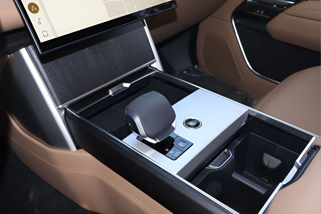 2026 Land Rover Range Rover SE LWB