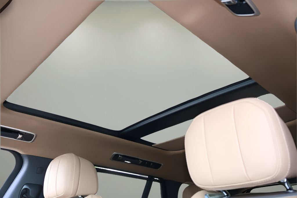 2026 Land Rover Range Rover SE LWB