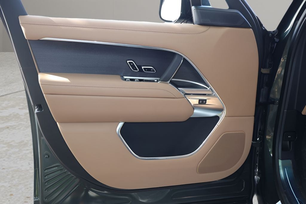 2026 Land Rover Range Rover SE LWB