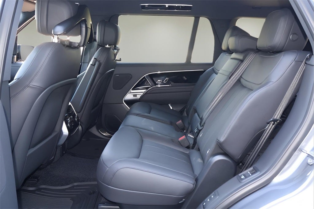 2026 Land Rover Range Rover SE LWB