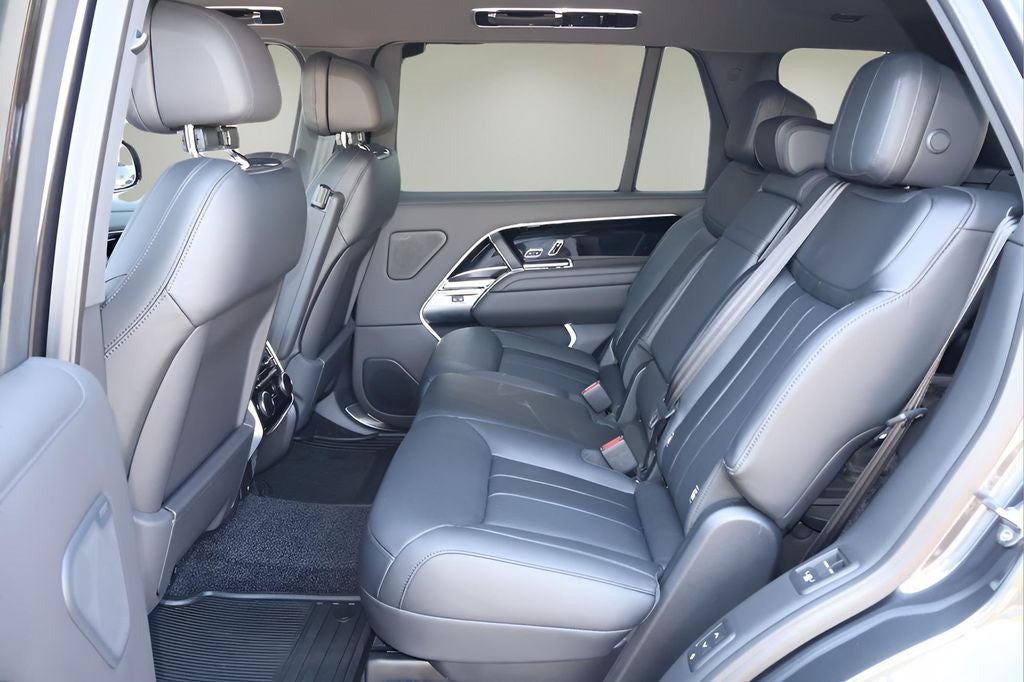 2026 Land Rover Range Rover SE LWB