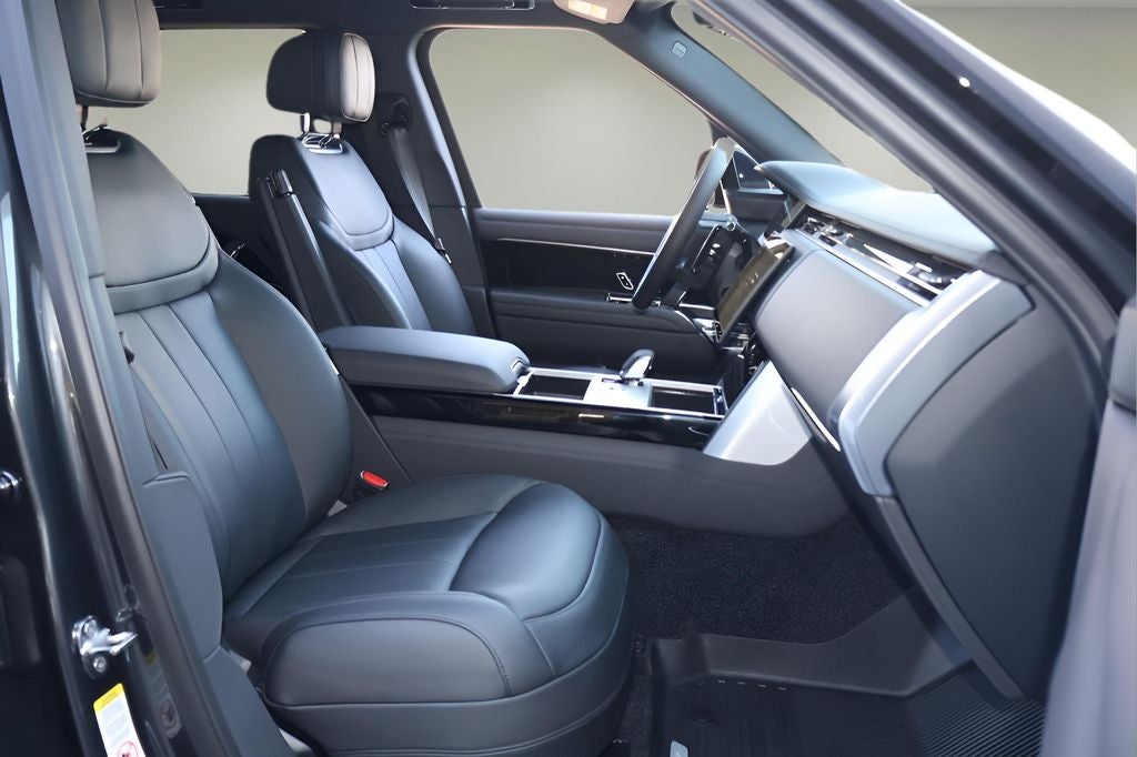 2026 Land Rover Range Rover SE LWB