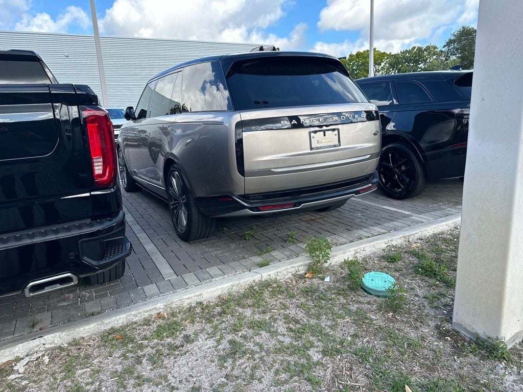 2023 Land Rover Range Rover SE LWB