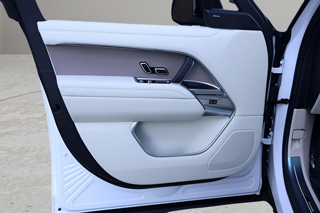 2026 Land Rover Range Rover SE LWB