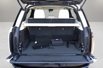 2026 Land Rover Range Rover SE LWB