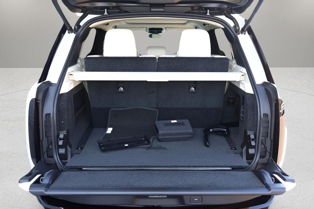 2026 Land Rover Range Rover SE LWB