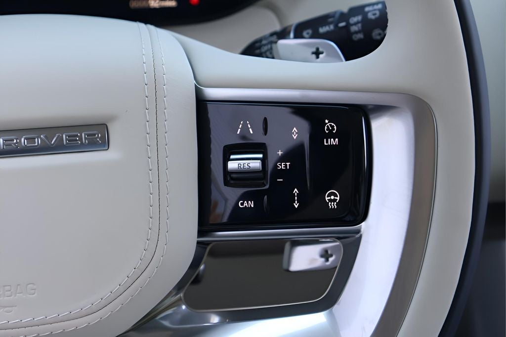 2026 Land Rover Range Rover SE LWB