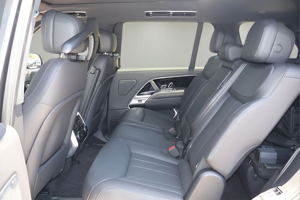 2026 Land Rover Range Rover SE LWB