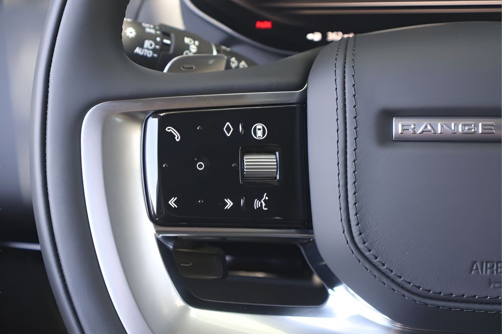 2026 Land Rover Range Rover SE LWB