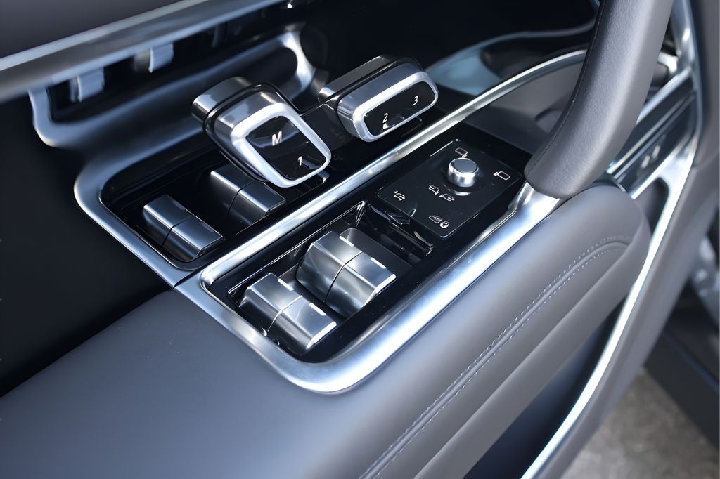2026 Land Rover Range Rover SE LWB