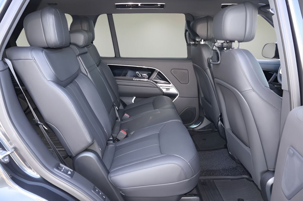 2026 Land Rover Range Rover SE LWB