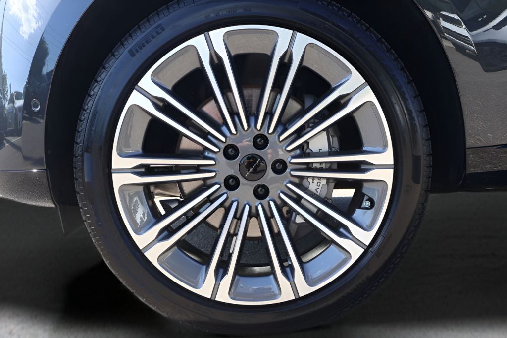 2026 Land Rover Range Rover SE LWB