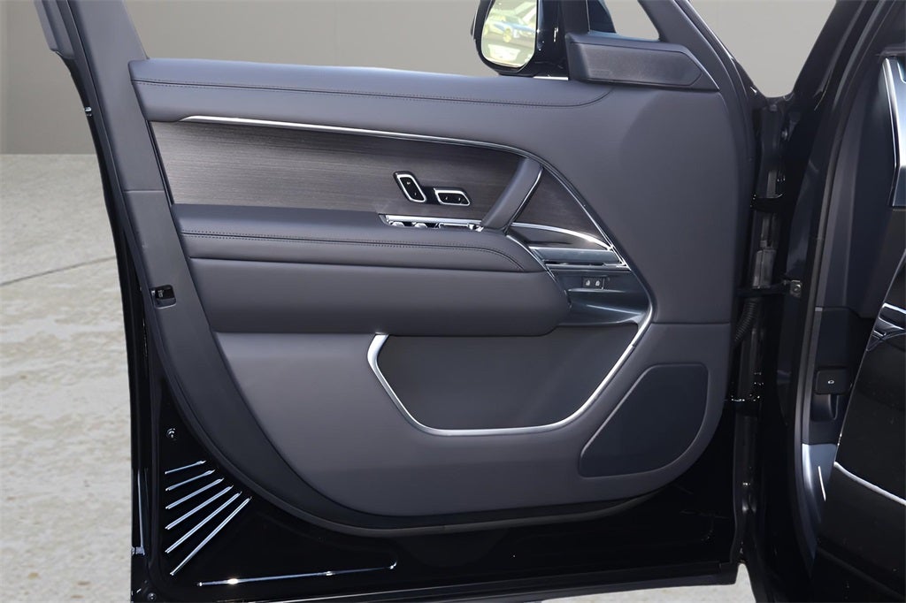 2026 Land Rover Range Rover SE LWB