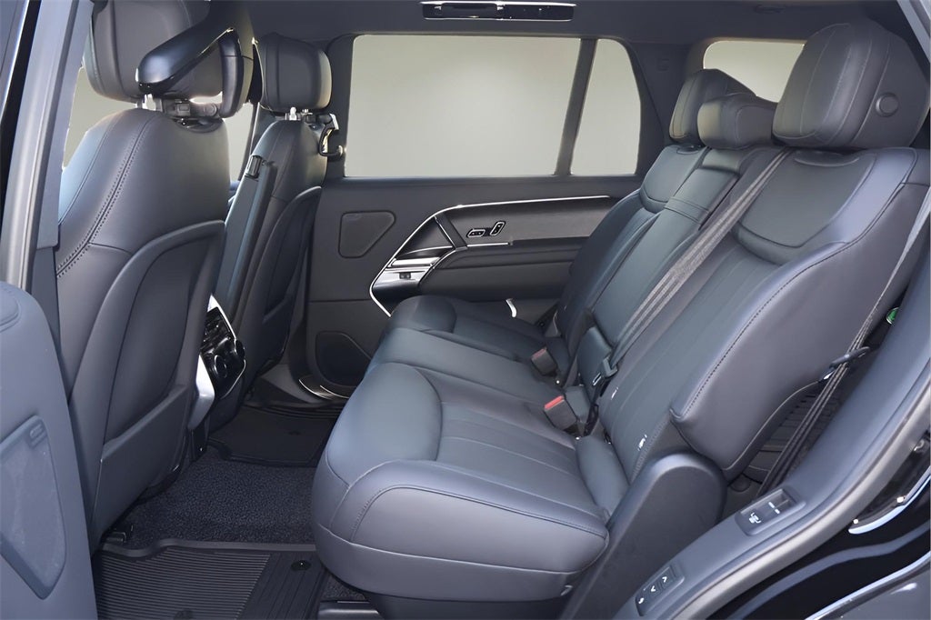 2026 Land Rover Range Rover SE LWB