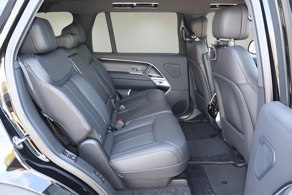 2026 Land Rover Range Rover SE LWB