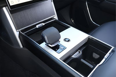 2026 Land Rover Range Rover SE LWB