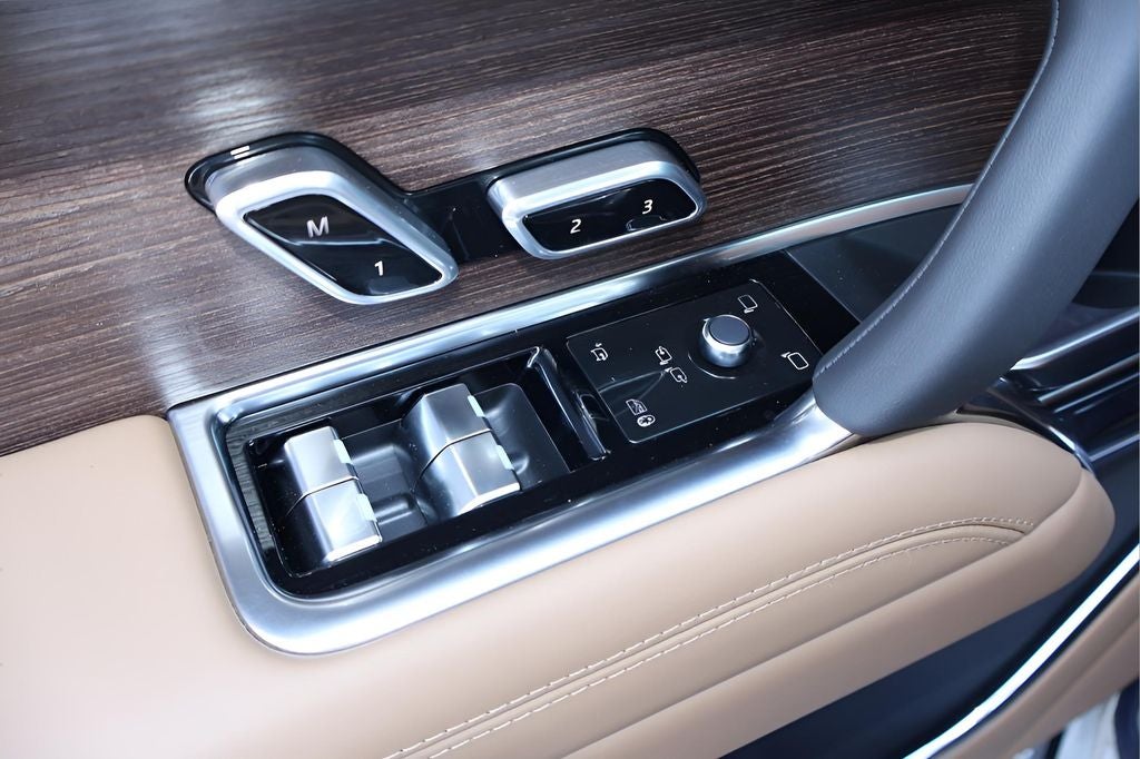 2026 Land Rover Range Rover SE LWB