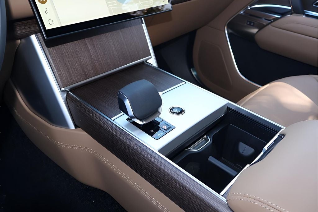 2026 Land Rover Range Rover SE LWB