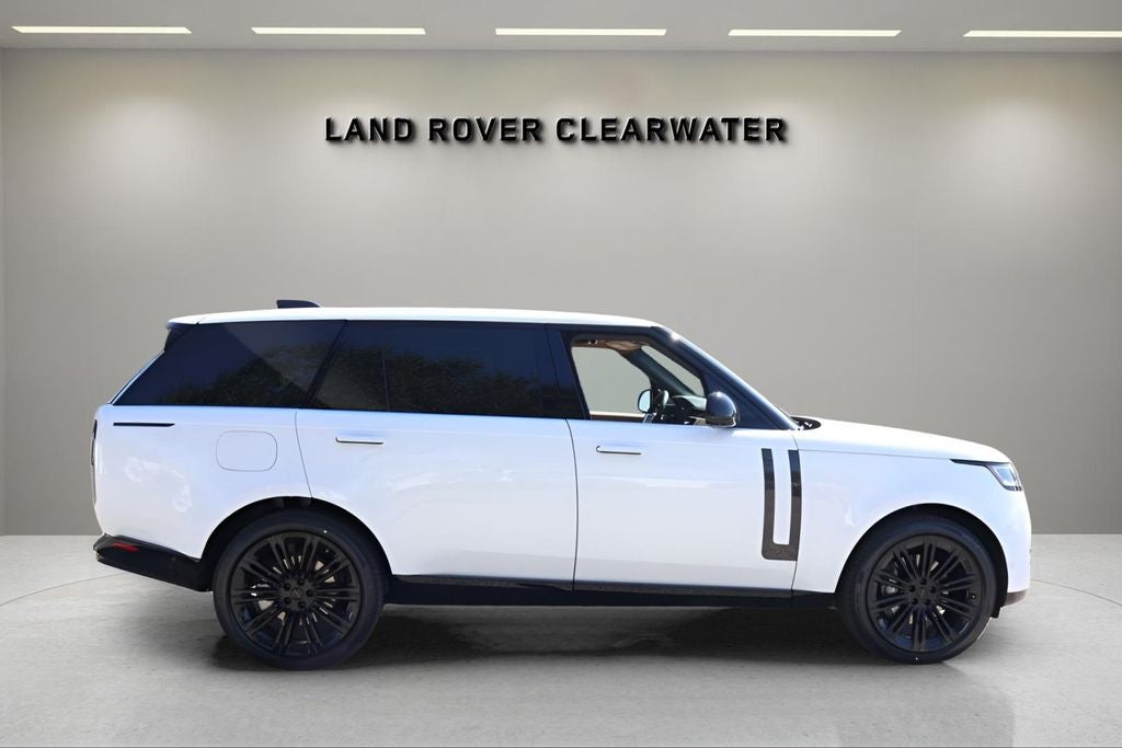 2026 Land Rover Range Rover SE LWB