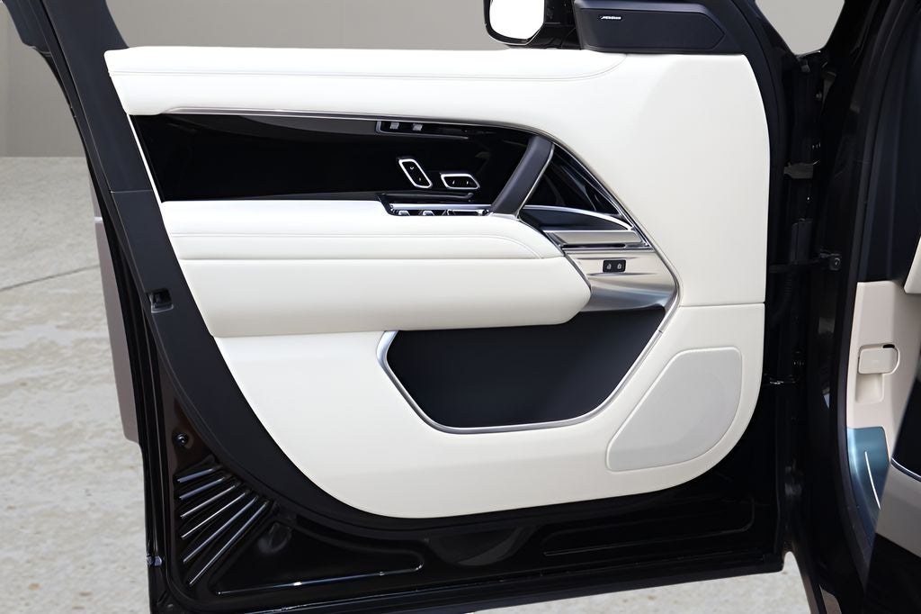 2026 Land Rover Range Rover SE LWB