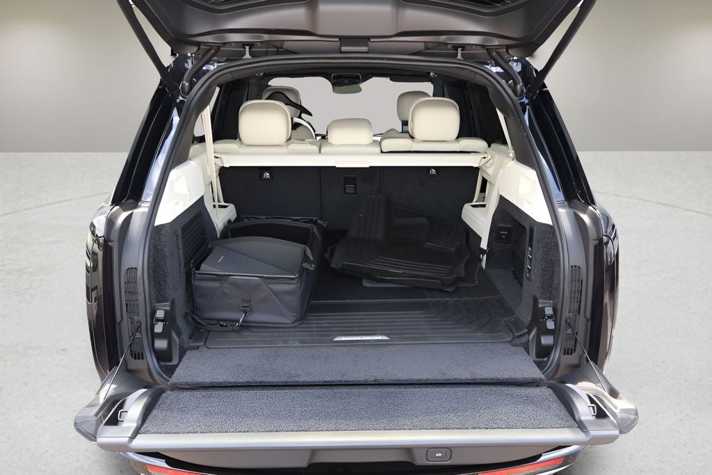 2026 Land Rover Range Rover SE LWB