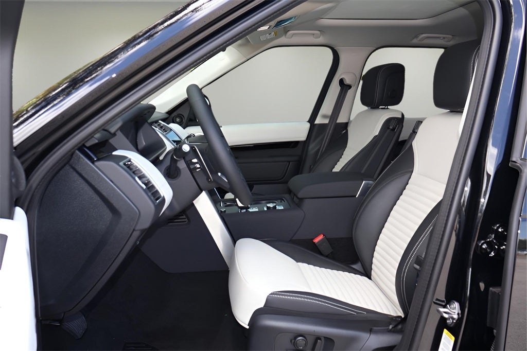 2025 Land Rover Discovery S