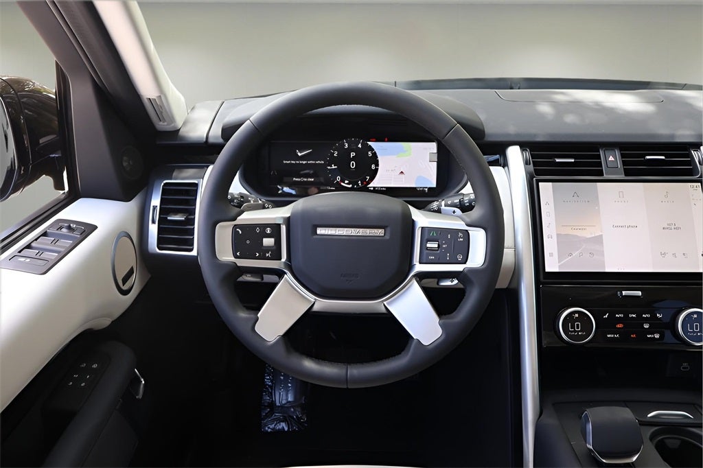 2025 Land Rover Discovery S
