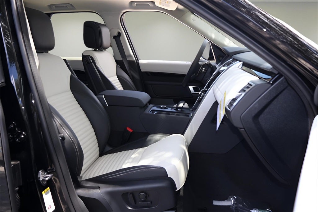 2025 Land Rover Discovery S