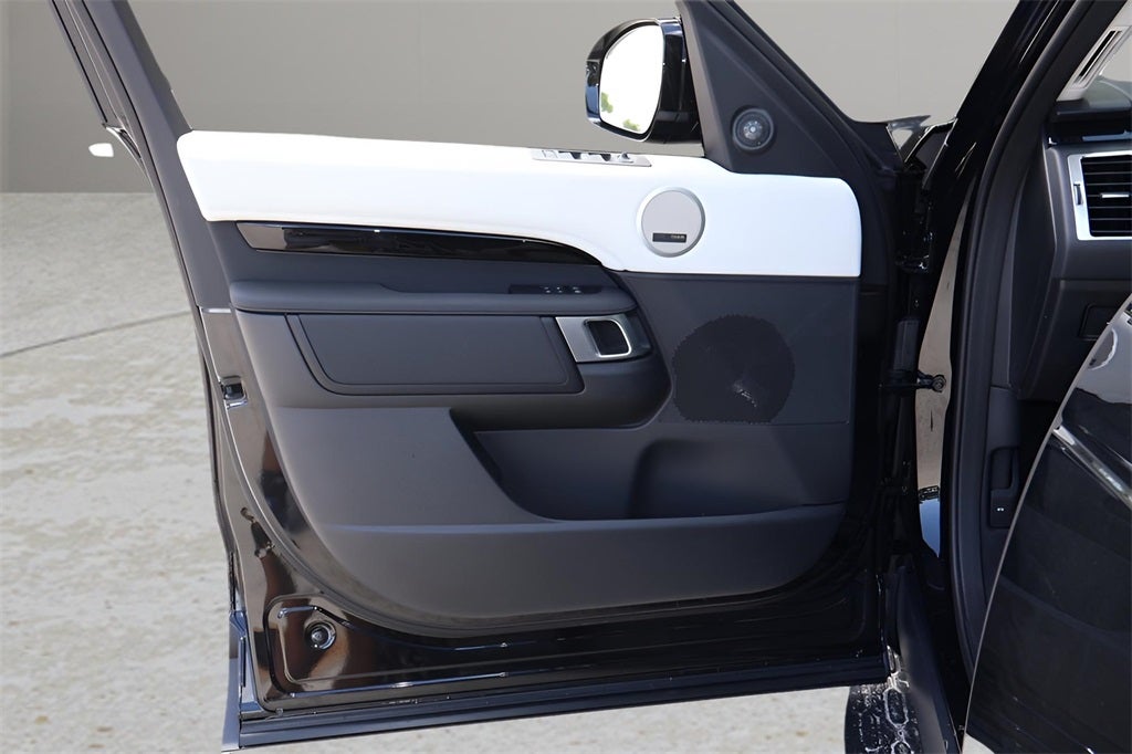 2025 Land Rover Discovery S