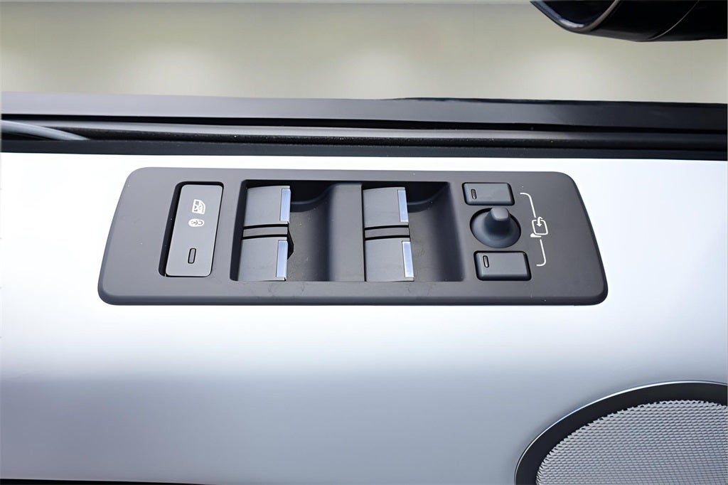 2025 Land Rover Discovery S