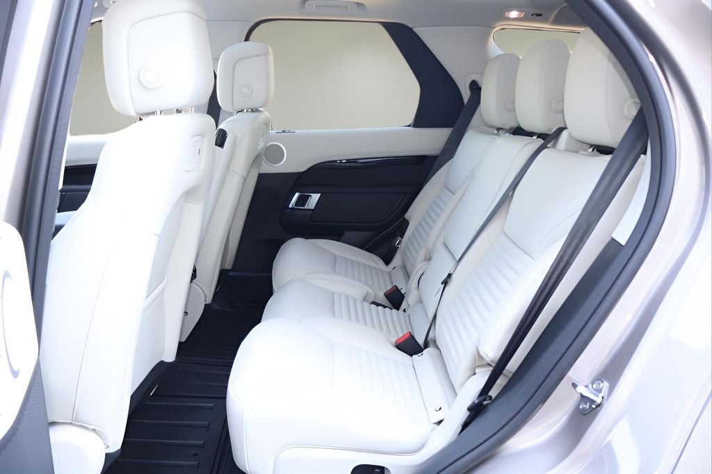 2026 Land Rover Discovery S