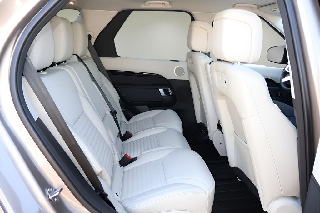 2026 Land Rover Discovery S