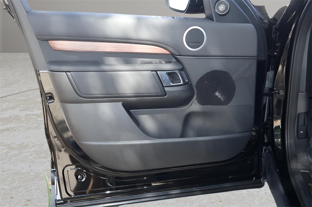 2026 Land Rover Discovery S