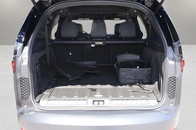 2026 Land Rover Discovery S