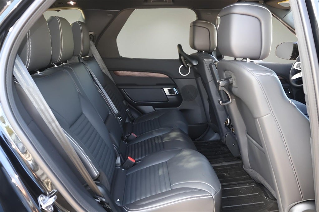 2026 Land Rover Discovery S