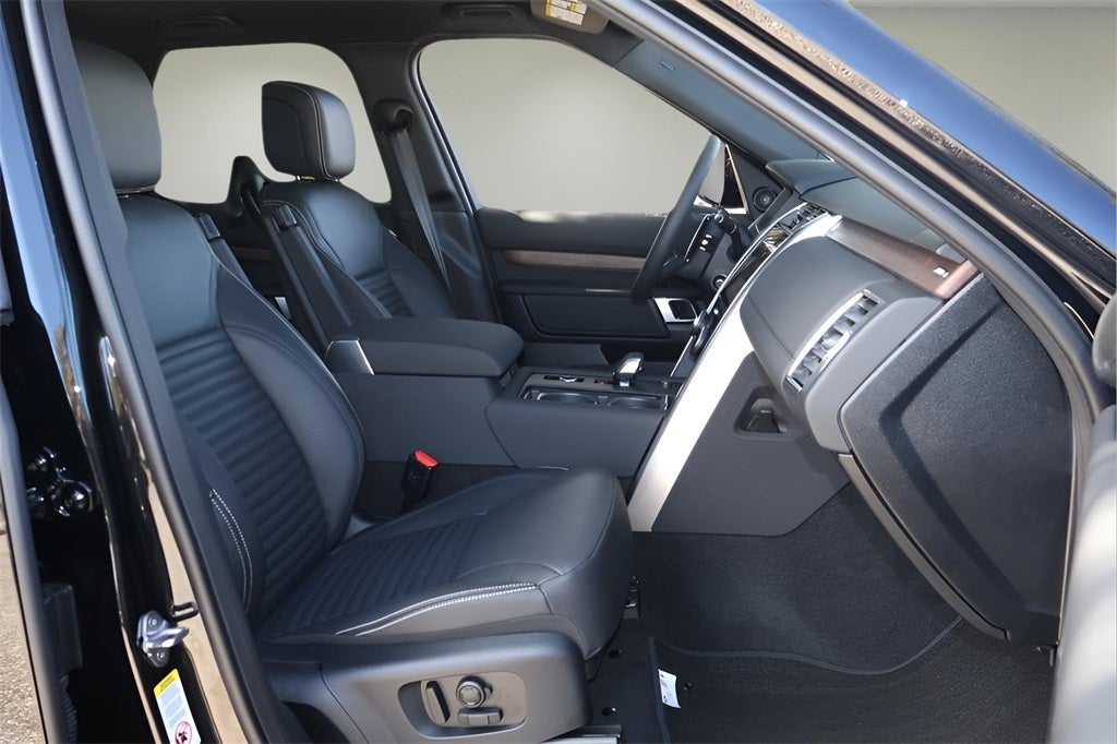 2026 Land Rover Discovery S