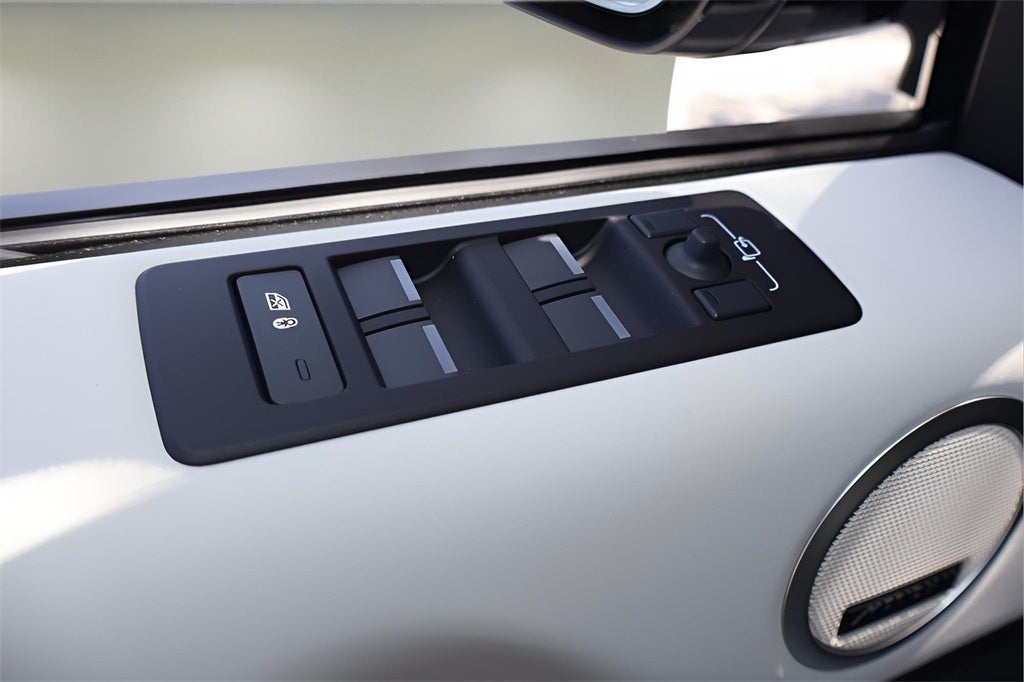 2025 Land Rover Discovery S