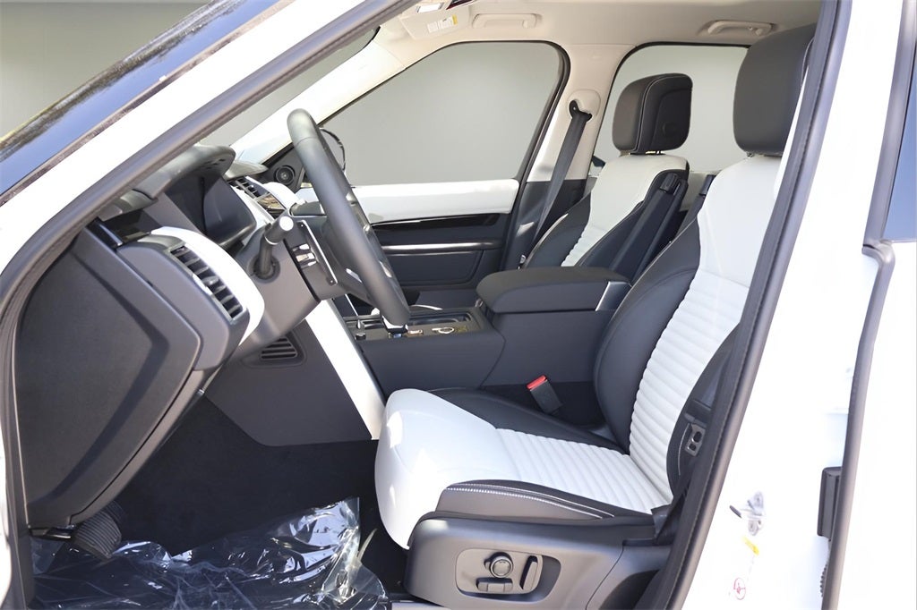 2025 Land Rover Discovery S