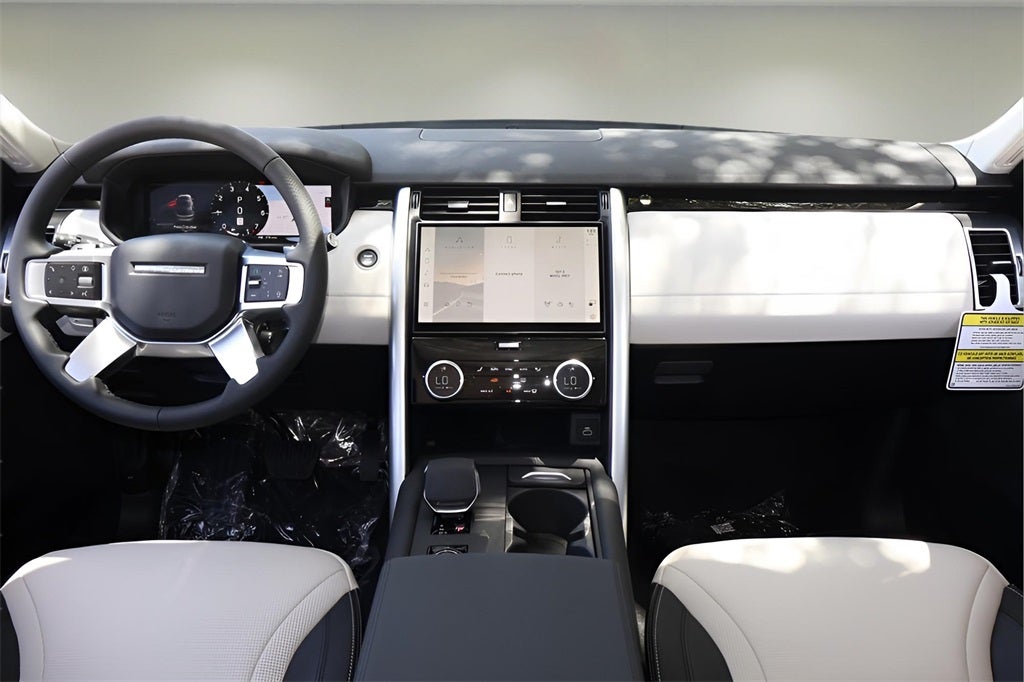 2025 Land Rover Discovery S