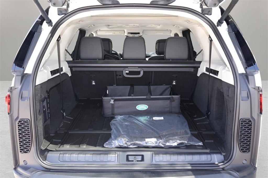 2025 Land Rover Discovery S