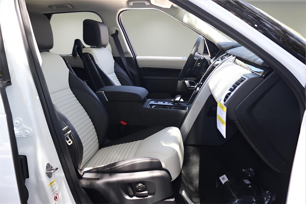 2025 Land Rover Discovery S