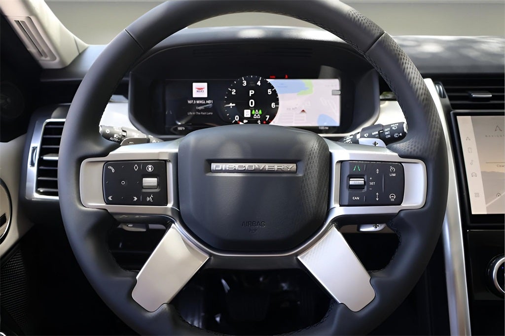 2025 Land Rover Discovery S