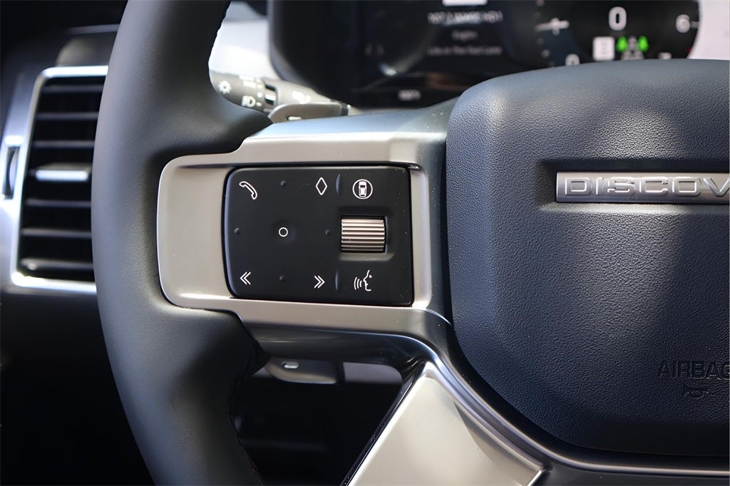 2025 Land Rover Discovery S