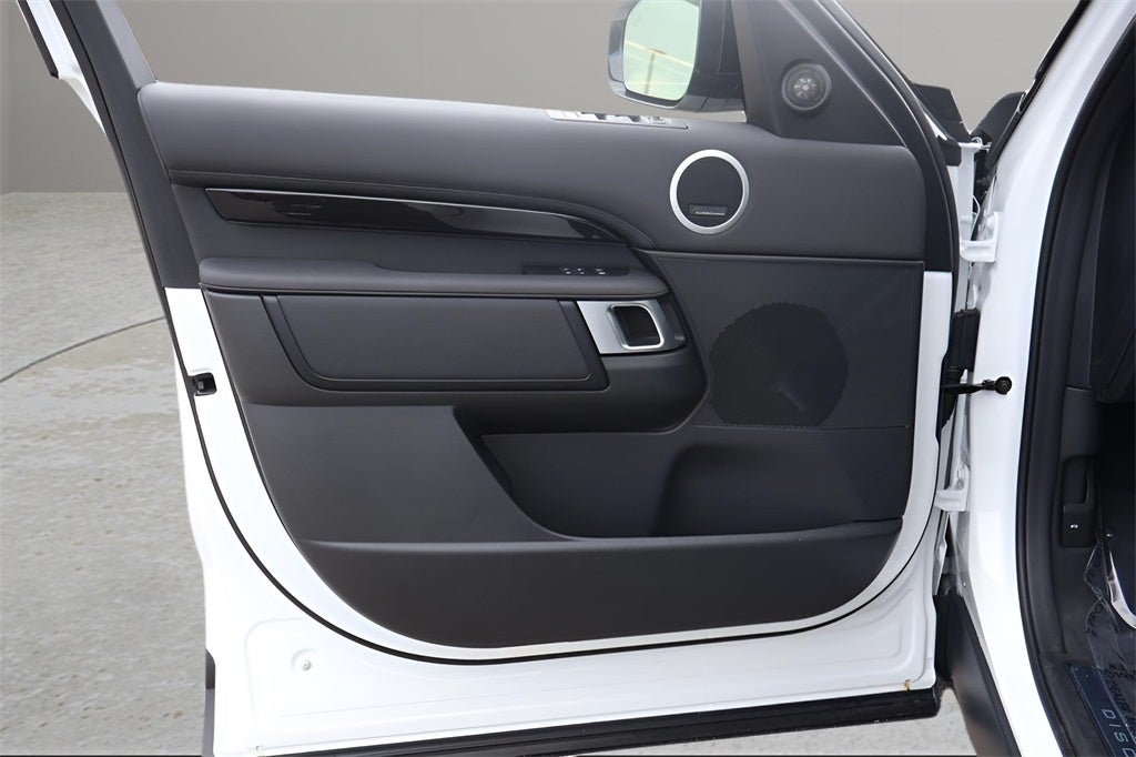 2025 Land Rover Discovery S