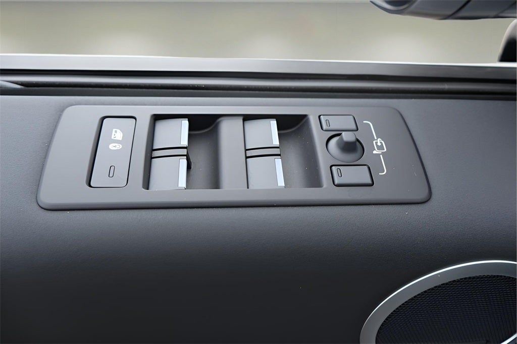 2025 Land Rover Discovery S