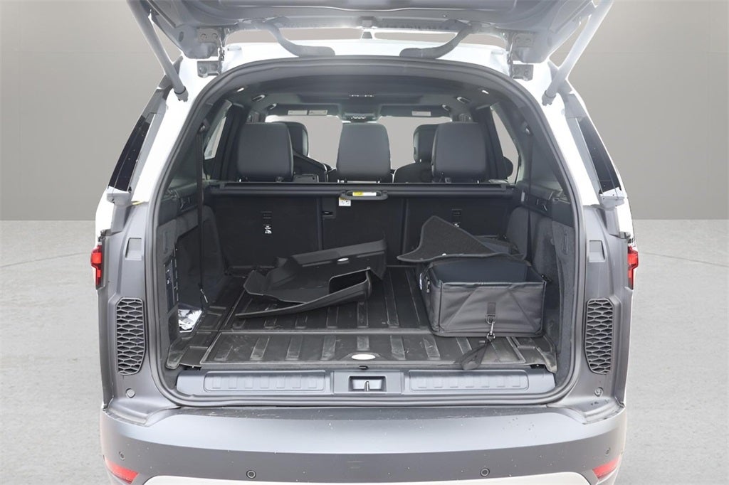 2025 Land Rover Discovery S