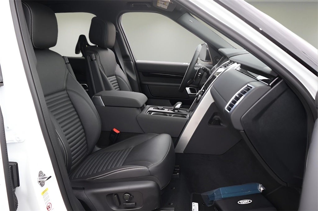 2025 Land Rover Discovery S